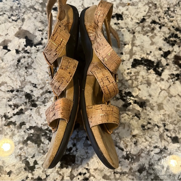 Vionic Amber Orthoheel strappy sandals womans size 9. EU 39 - Picture 5 of 9